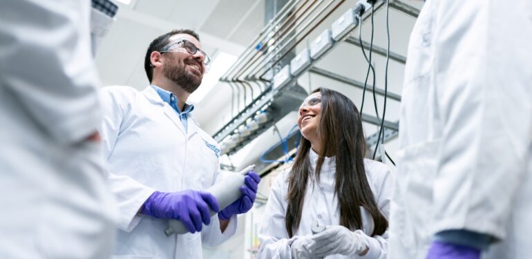 Kuşadası’nda vatandaşlar kısıtlamaya uydu, evde kaldı