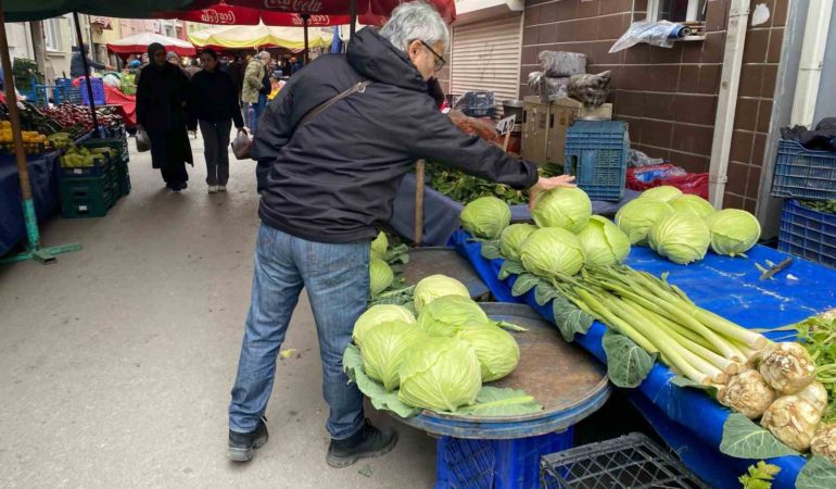 Pazar esnafı sahip çıkılmayı bekliyor
