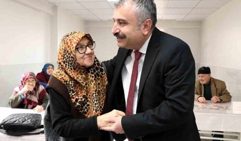 Safiye Gönül Bayar Huzurevi’ndeki buluşmada nesiller bir araya geldi