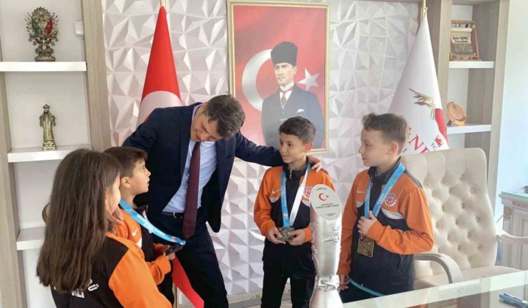 Afyonkarahisarlı minik karateciler derece elde etti