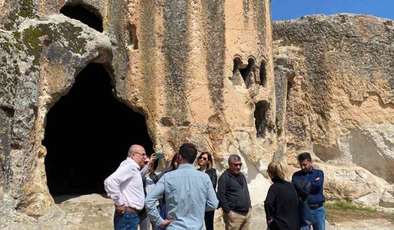 Akademisyenler Frig Vadisi’ni gezdi