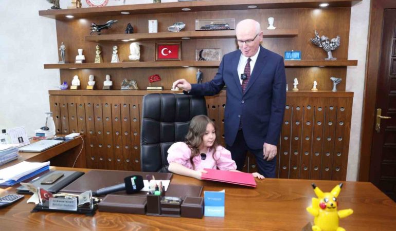 Başkan Kurt makamını çocuklara emanet etti