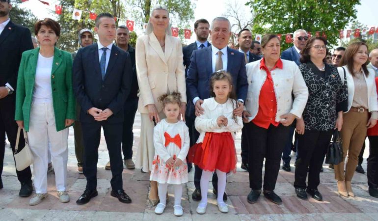 Başkan Subaşı,  CHP’den alternatif çelenk sunma törenine katıldı