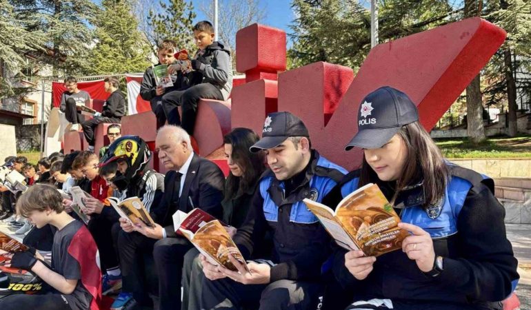 Bilecik’te emniyet mensupları kitap okudu