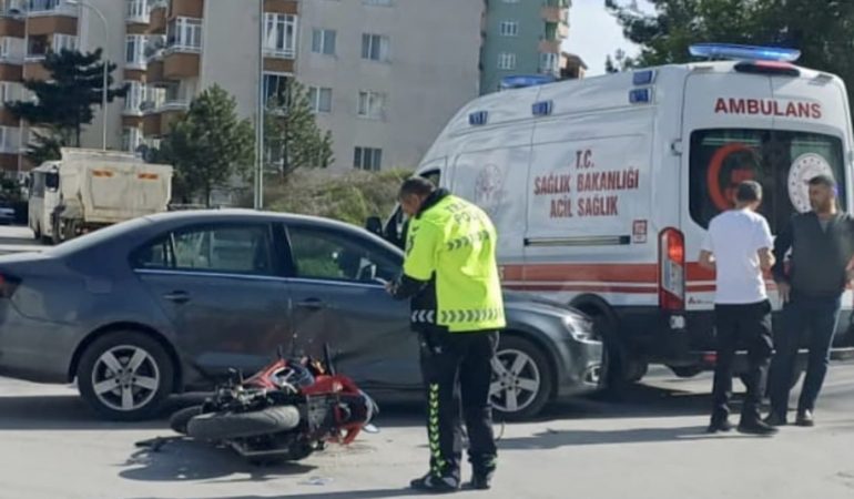 Bilecik’te motosiklet ile otomobil çarpıştı, 1 kişi yaralandı