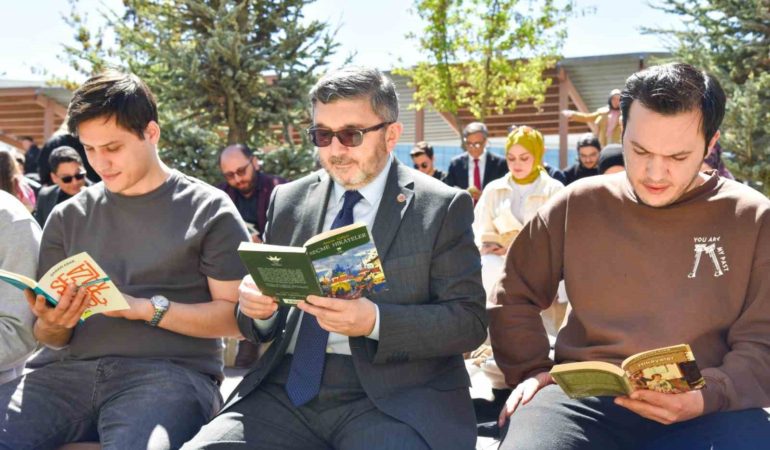 BŞEÜ’de kitap okuma etkinliği düzenlendi