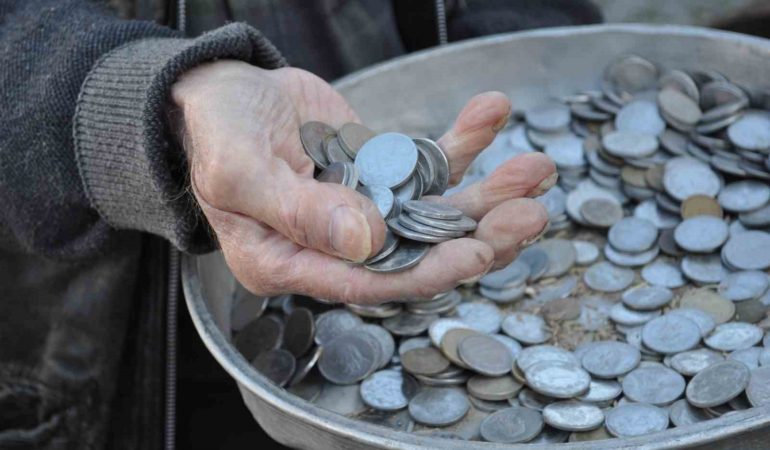 Eskiden ödeme olarak aldığı paraları günümüzde hurda olarak satıyor