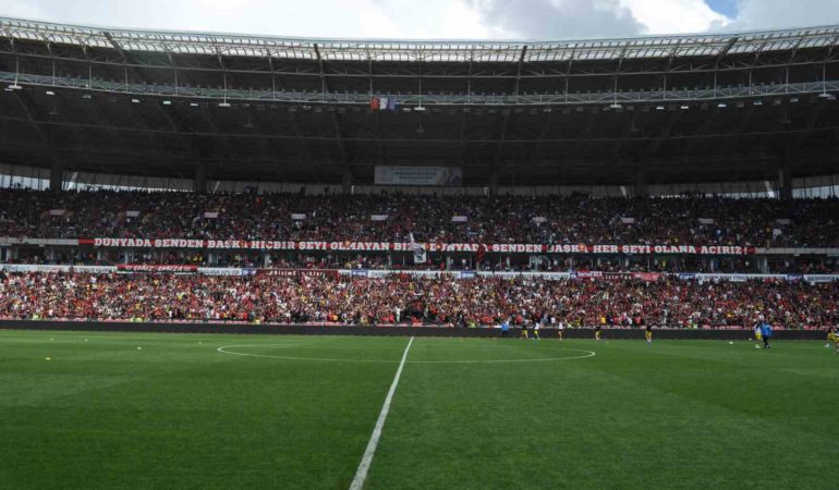 Eskişehirspor’dan tarihi taraftar rekoru