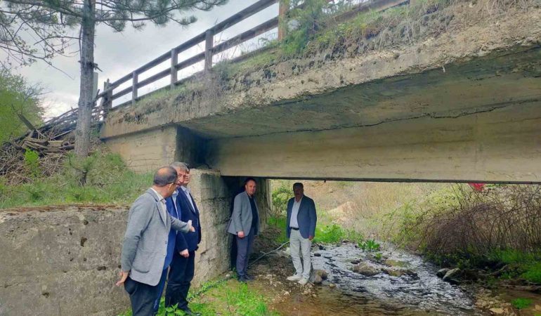 Hisarcık’ta deprem sonrası yol ve köprülerde inceleme