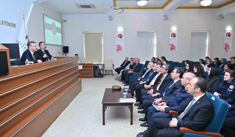 Kadına yönelik şiddetle ilgili toplantı düzenlendi