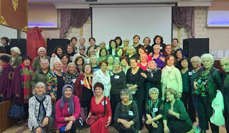 Öğretmen okulu mezunları 50 yıl sonra Eskişehir’de buluştular