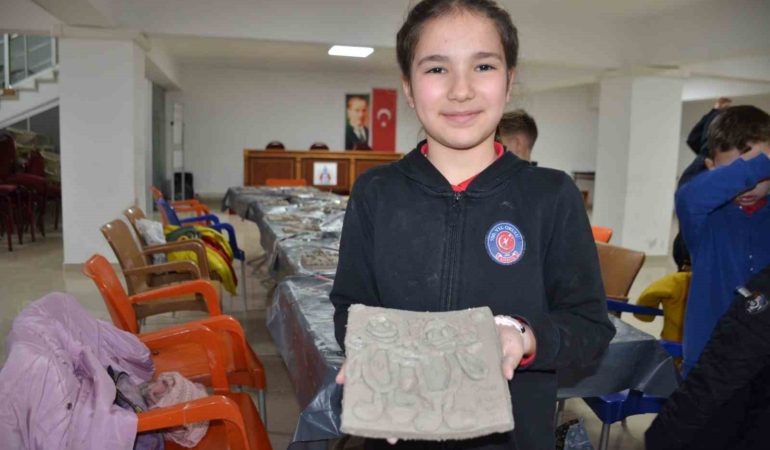 (ÖZEL) Çocuklar hayallerini çamura yansıttı