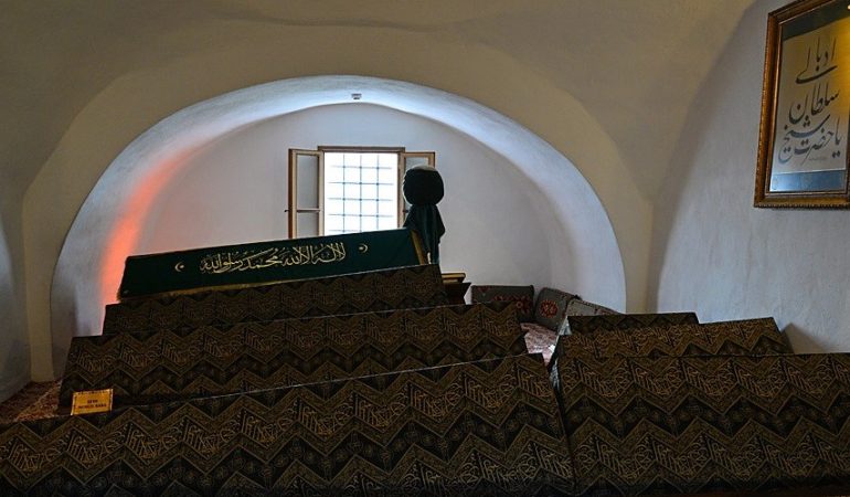 Şeyh Edebali Türbesi ziyarete kapanıyor