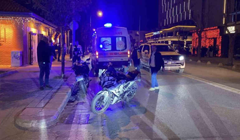 U dönüşü yapan ticari araç motosikletle çarpıştı: 1 yaralı