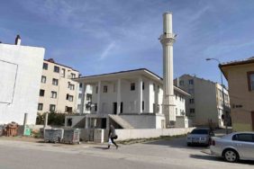 yaklasik-10-yil-once-yapimina-baslanan-cami-bitirilemedi-FNrqlm31.jpg